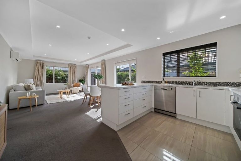 Photo of property in 4/249 Wairakei Road, Bryndwr, Christchurch, 8053