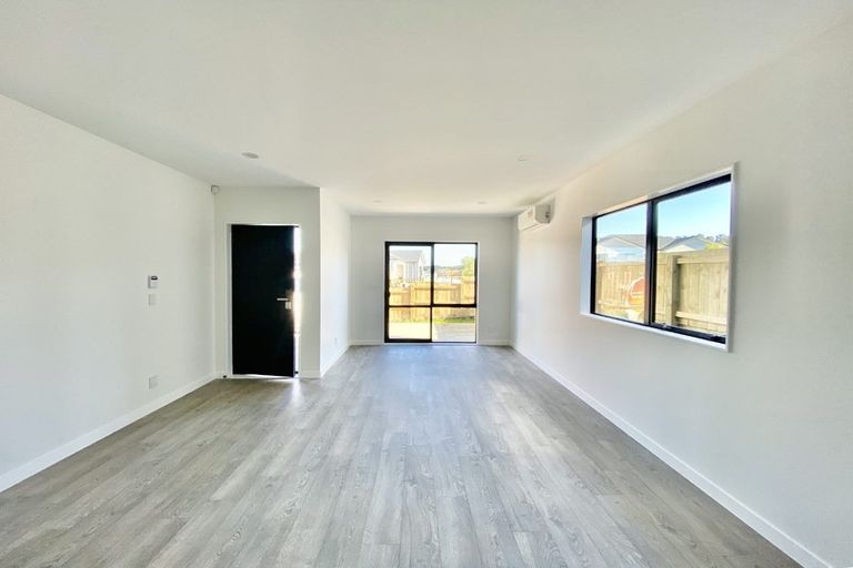 Photo of property in 113 Tiriwa Drive, Massey, Auckland, 0614