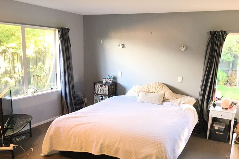 Photo of property in 4 Ronald George Place, Parklands, Christchurch, 8083