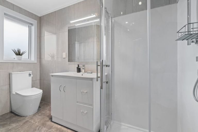 Photo of property in 27 High Road, Glenfield, Auckland, 0629