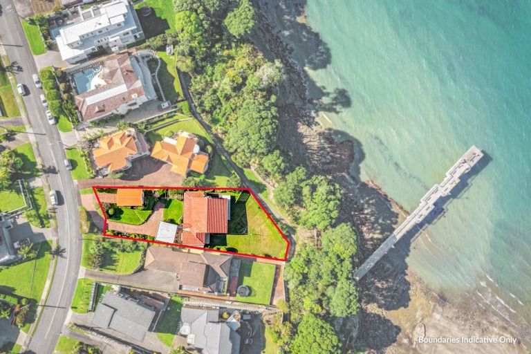 Photo of property in 5 Churchill Road, Murrays Bay, Auckland, 0630