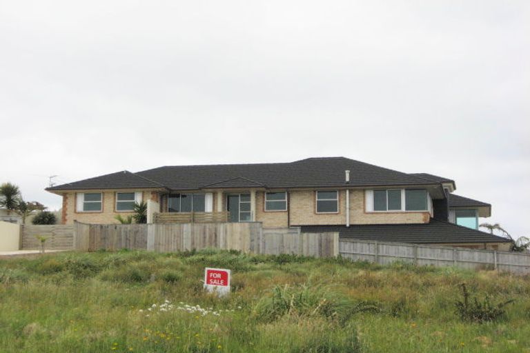 Photo of property in 9 Beauvoir Avenue, Matakatia, Whangaparaoa, 0930