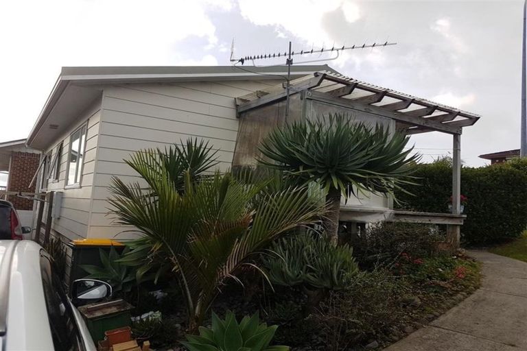 Photo of property in 2 Marlborough Avenue, Glenfield, Auckland, 0629