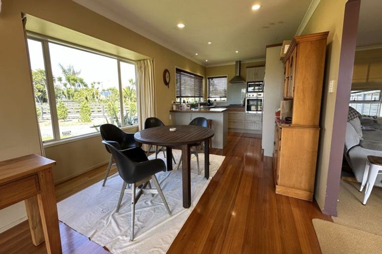 Photo of property in 35 Monument Road, Clevedon, Papakura, 2582