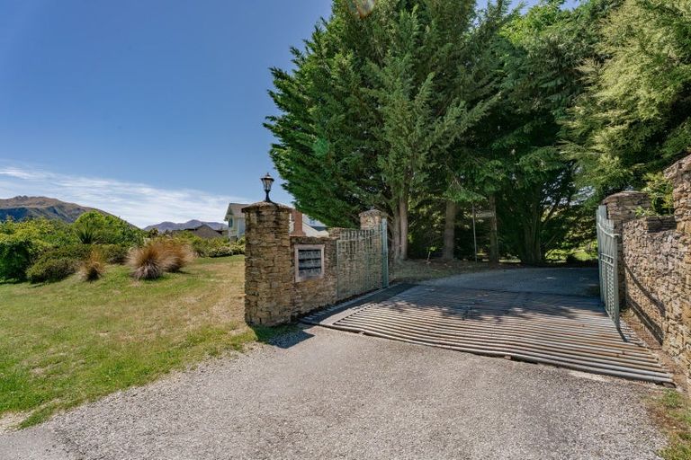 Photo of property in 255 Beacon Point Road, Wanaka, 9305