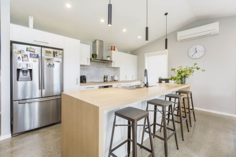 Photo of property in 36 Hopkirk Avenue, Wallaceville, Upper Hutt, 5018