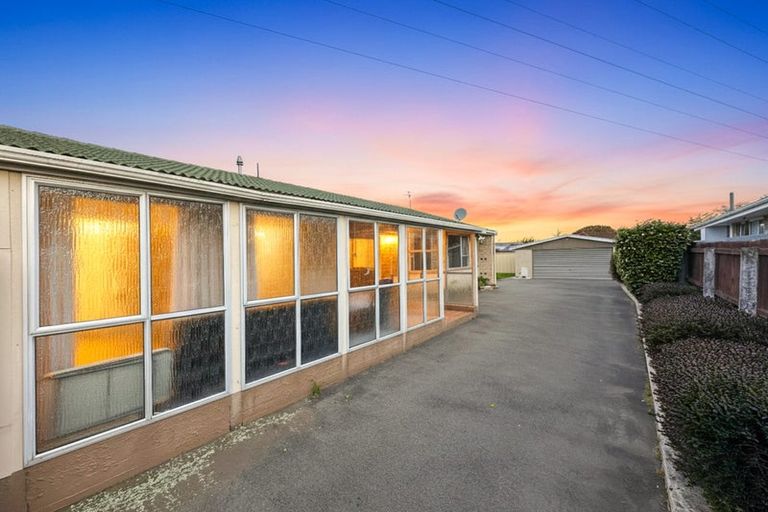 Photo of property in 58 Denise Crescent, Hornby, Christchurch, 8042
