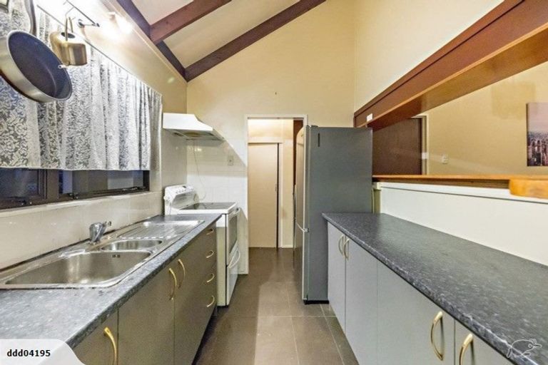 Photo of property in 17 Banyan Drive, Totara Heights, Auckland, 2105