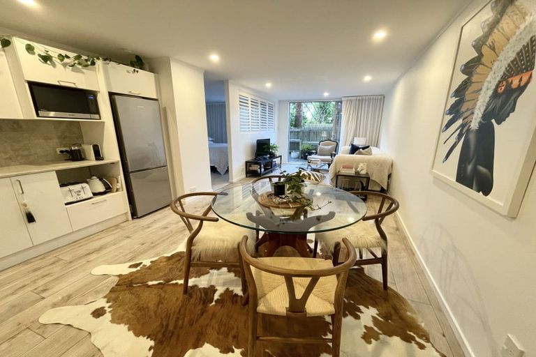 Photo of property in 26/73 Princes Street, Northcote Point, Auckland, 0627