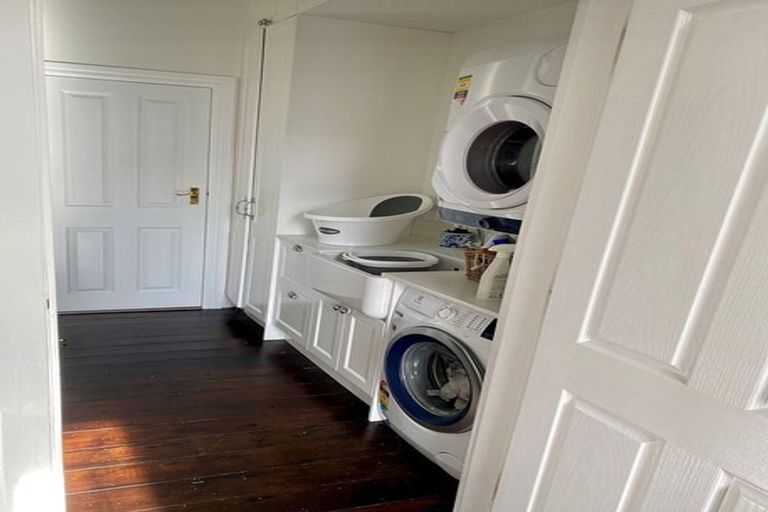 Photo of property in 49 Aurora Terrace, Kelburn, Wellington, 6012