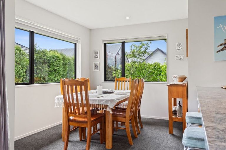 Photo of property in 21 Holly Place, Rangiora, 7400
