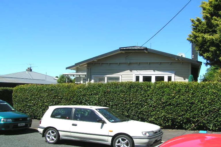 Photo of property in 4 Faulkner Road, Northcote Point, Auckland, 0627