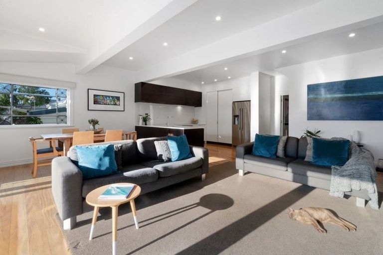 Photo of property in 3 Glen Road, Mornington, Dunedin, 9011