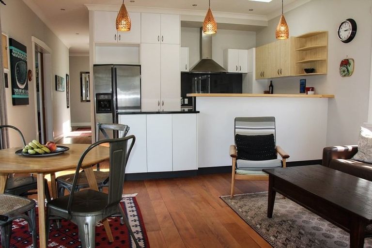 Photo of property in 90 Awa Road, Seatoun, Wellington, 6022