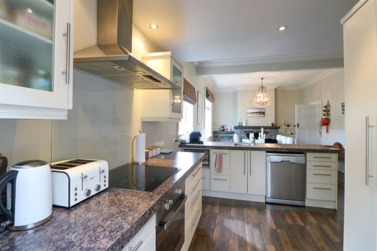 Photo of property in 8 Clifton Terrace, West End, Timaru, 7910