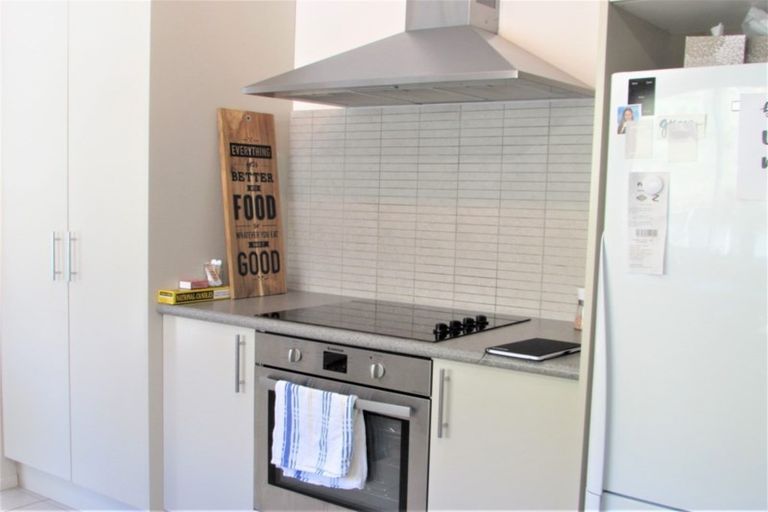 Photo of property in 48 Tongariro Drive, Aotea, Porirua, 5024