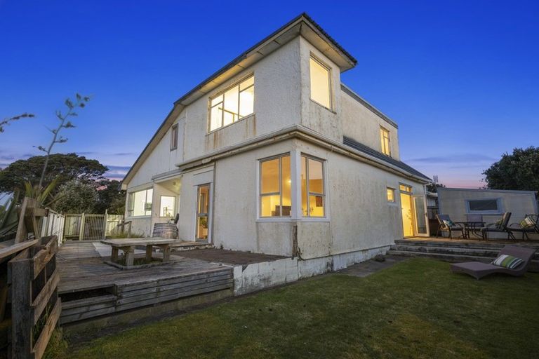 Photo of property in 2 Record Street, Fitzroy, New Plymouth, 4312