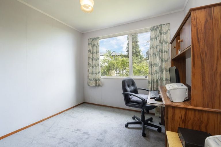 Photo of property in 10 Stallard Place, Glen Eden, Auckland, 0602