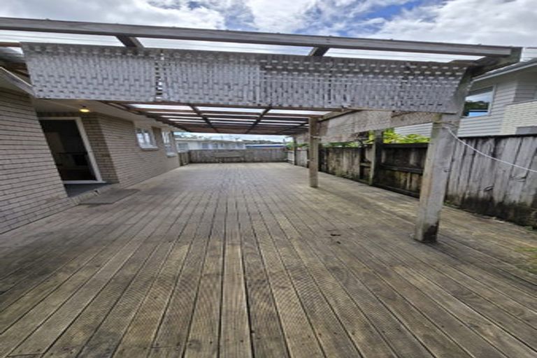 Photo of property in 4 Binsted Road, New Lynn, Auckland, 0600