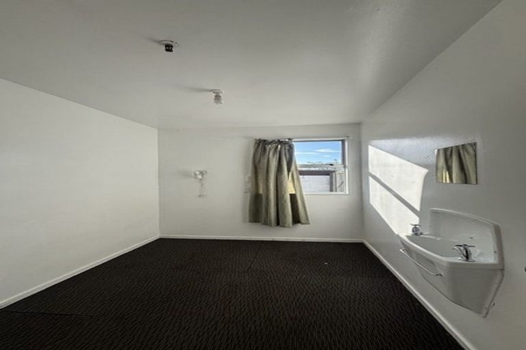 Photo of property in 35 Shirley Road, Shirley, Christchurch, 8013