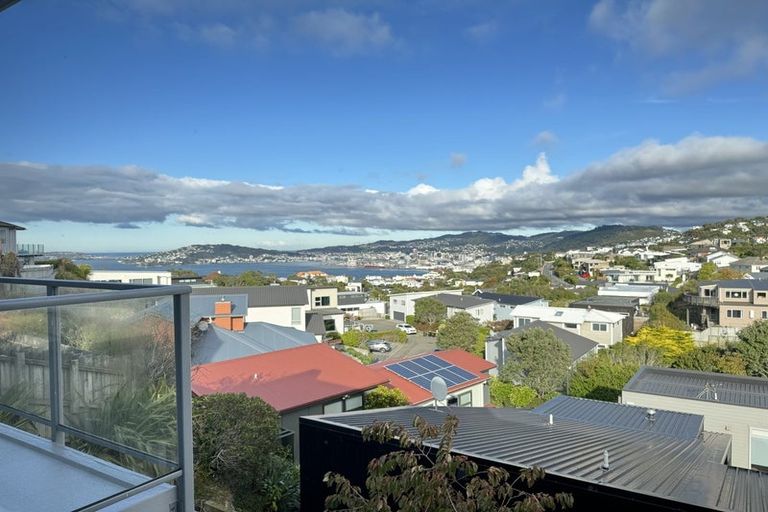 Photo of property in 52d Mandalay Terrace, Khandallah, Wellington, 6035