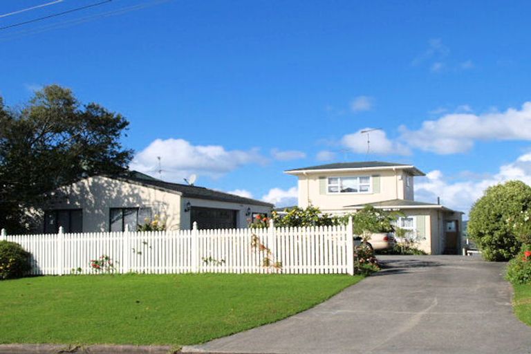 Photo of property in 107 Pah Road, Cockle Bay, Auckland, 2014