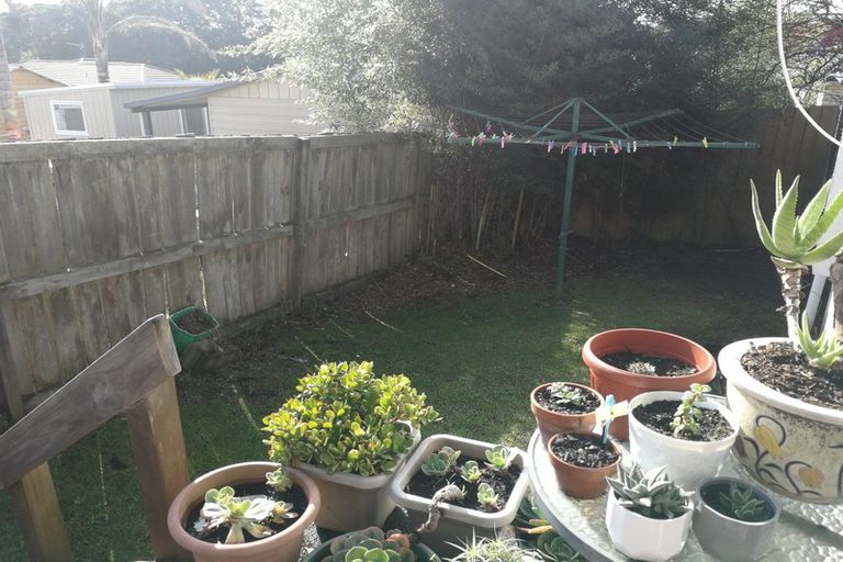 Photo of property in 2/60 Clayburn Road, Glen Eden, Auckland, 0602