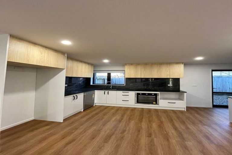 Photo of property in 10b Benton Place, Manurewa, Auckland, 2102