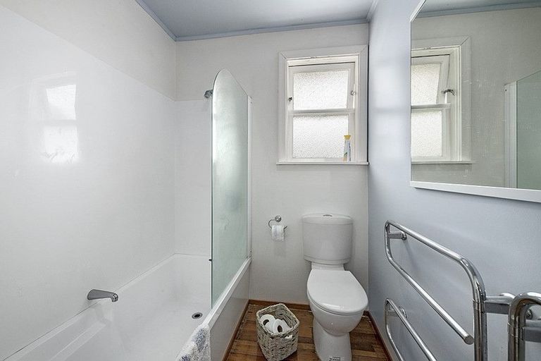 Photo of property in Heretaunga Flats, 4/652 Fergusson Drive, Trentham, Upper Hutt, 5018