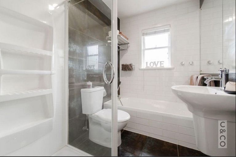 Photo of property in 94 Colwill Road, Massey, Auckland, 0614