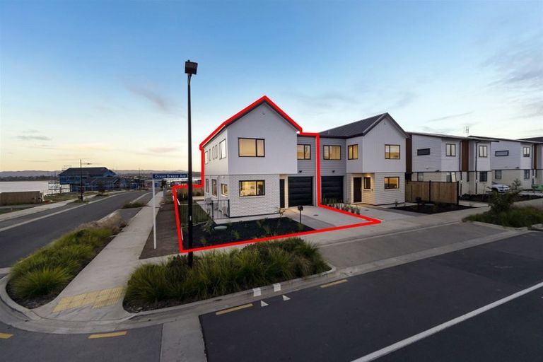Photo of property in 17 Ocean Breeze Avenue, Hobsonville, Auckland, 0616