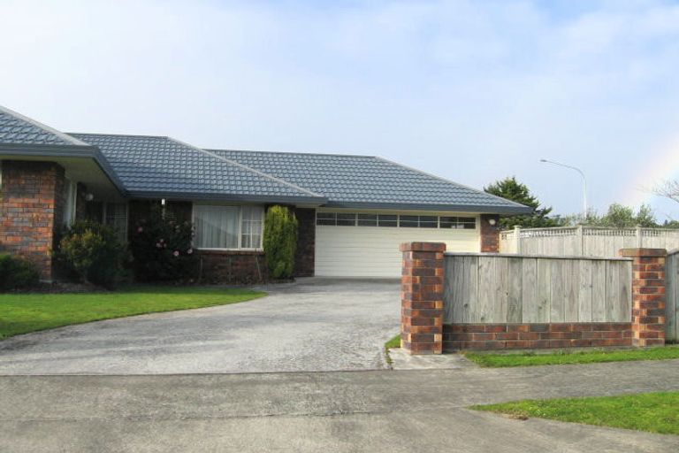 Photo of property in 10 Jasmine Place, Fitzherbert, Palmerston North, 4410