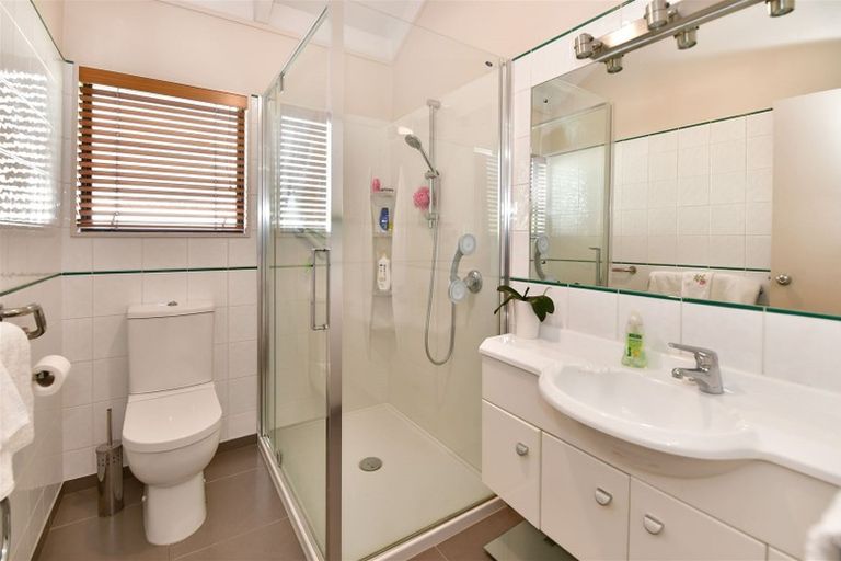 Photo of property in 29 Marellen Drive, Red Beach, 0932