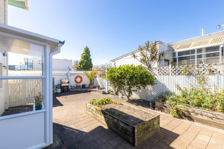 Photo of property in 3/9 Hine Street, New Plymouth, 4310