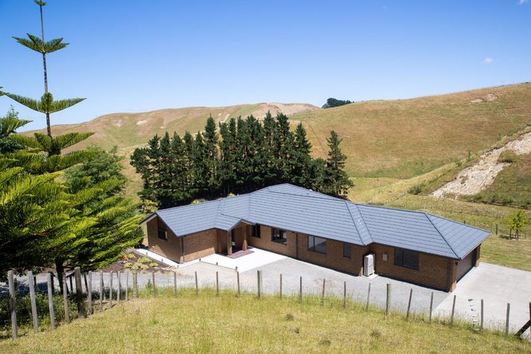Photo of property in 690 Swamp Road, Puketapu, Napier, 4183