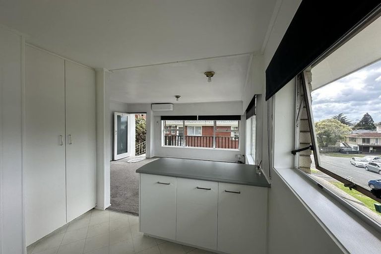 Photo of property in 1/14 Kathleen Street, Totara Vale, Auckland, 0627