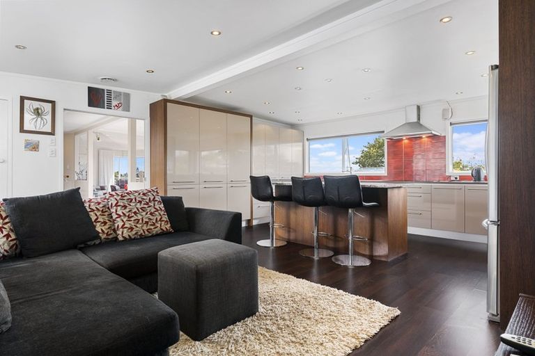 Photo of property in 7 Elizabeth Place, Mairangi Bay, Auckland, 0630