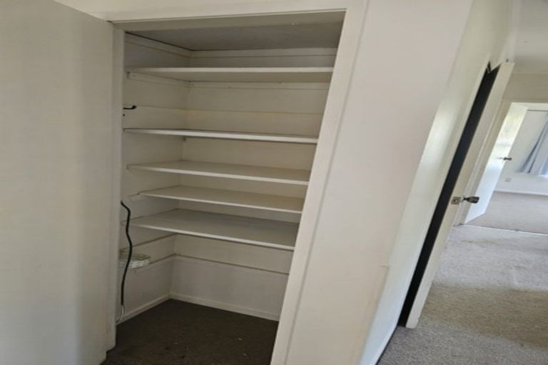 Photo of property in 19 Hiwihau Place, Glenfield, Auckland, 0629