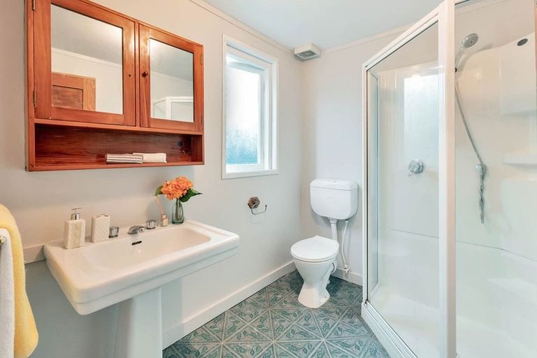 Photo of property in 2/55 Chislehurst Street, Henderson, Auckland, 0612