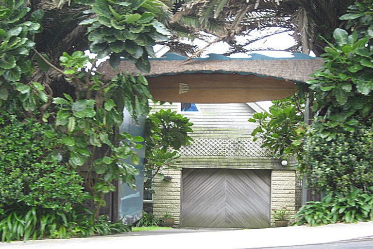 Photo of property in 67 Messenger Terrace, Oakura, 4314