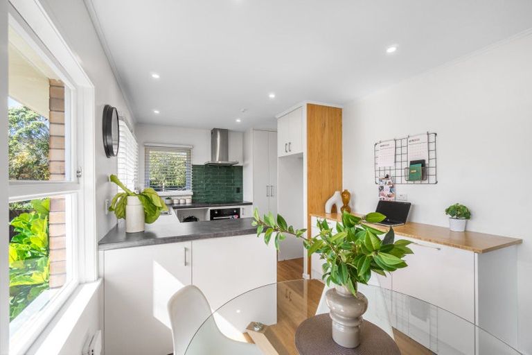 Photo of property in 3/3 Marsh Avenue, Forrest Hill, Auckland, 0620