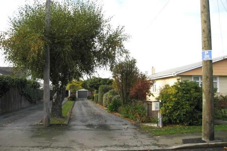 Photo of property in 5 Nyoli Street, Northcote, Christchurch, 8052