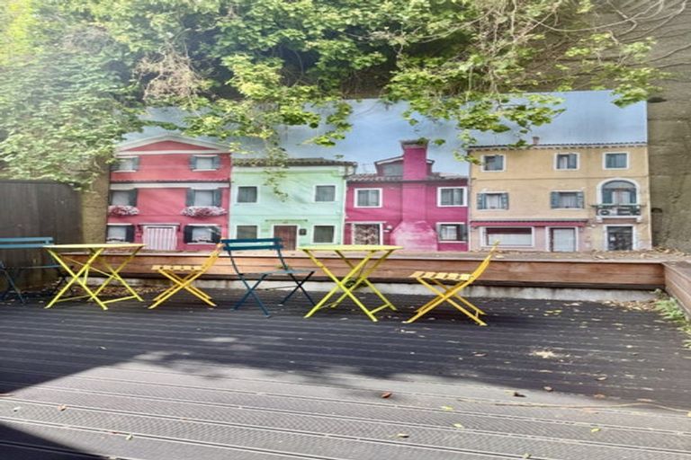 Photo of property in 322 Oriental Parade, Oriental Bay, Wellington, 6011