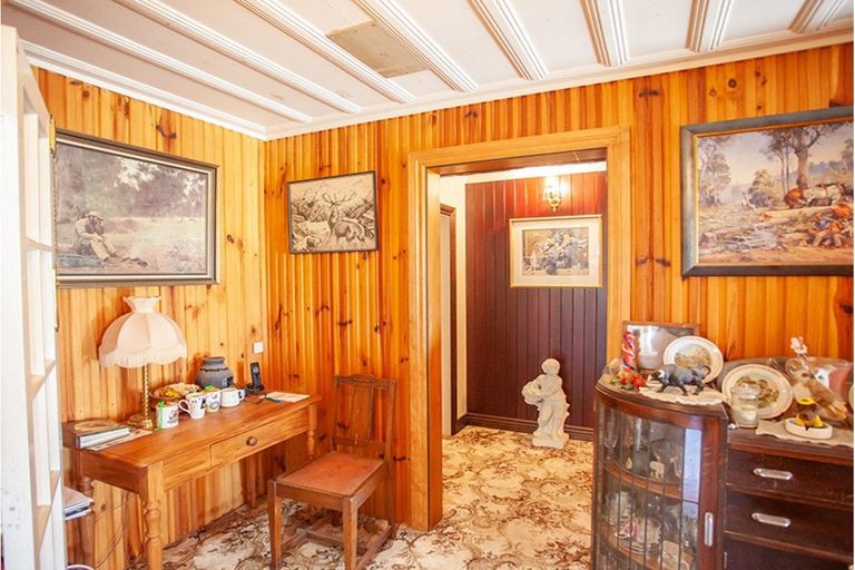 Photo of property in 6 Inland Road North, Tikorangi, Waitara, 4383