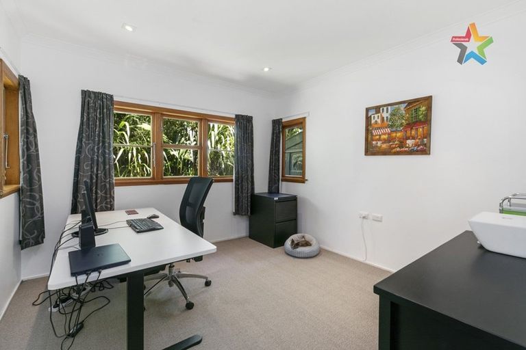 Photo of property in 80 Korokoro Road, Korokoro, Lower Hutt, 5012