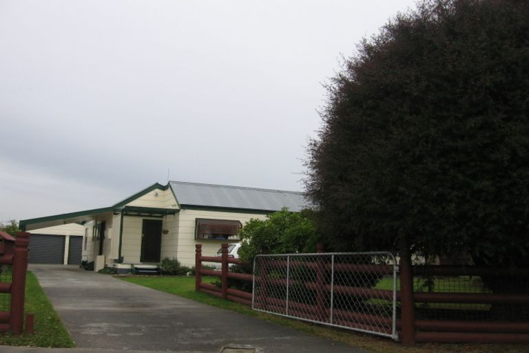 Photo of property in 19 Rosedale Crescent, Cloverlea, Palmerston North, 4412