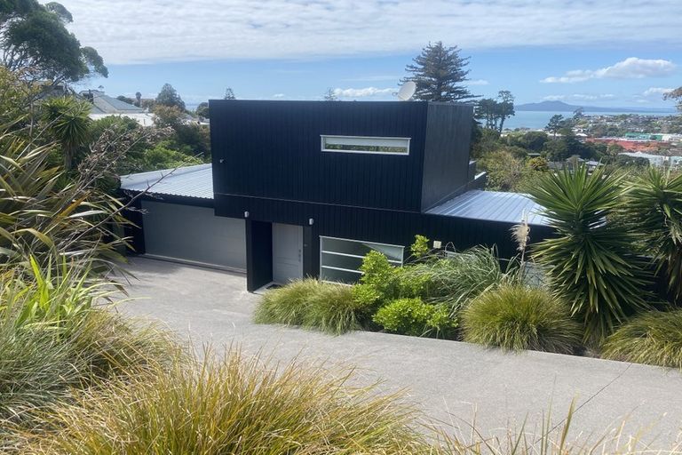 Photo of property in 71 Woodlands Crescent, Browns Bay, Auckland, 0630