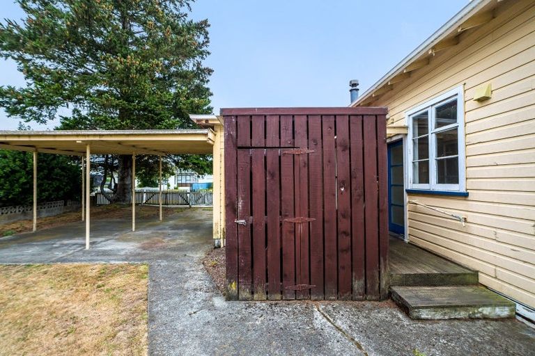 Photo of property in 1 Mckenzie Terrace, Carterton, 5713