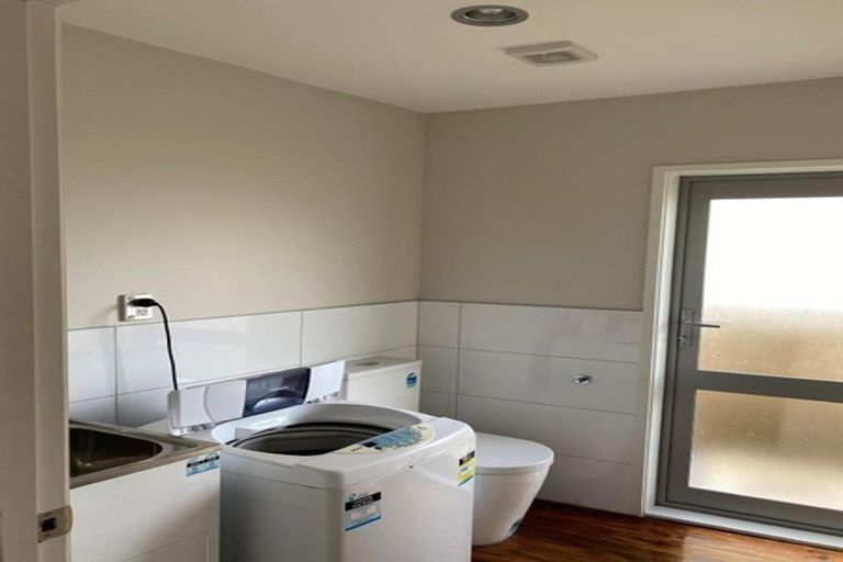 Photo of property in 27 Normanton Street, Glenfield, Auckland, 0629