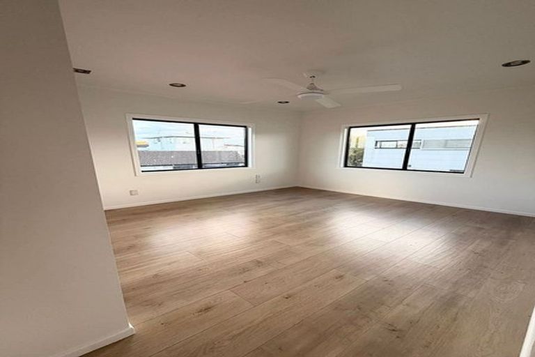 Photo of property in 38 Kenderdine Road, Papatoetoe, Auckland, 2025